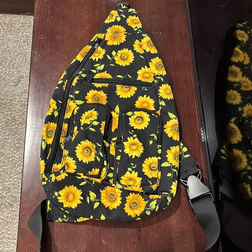 No Boundries 5 pocket sunflower backpack/sling style - Picture 5 of 5